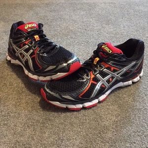 ASICS GT 2000 Men’s Running Shoes
